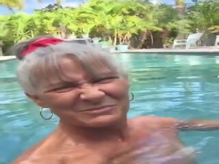 Збоченець бабуся leilani в в басейн, безкоштовно брудна відео 69 | xhamster